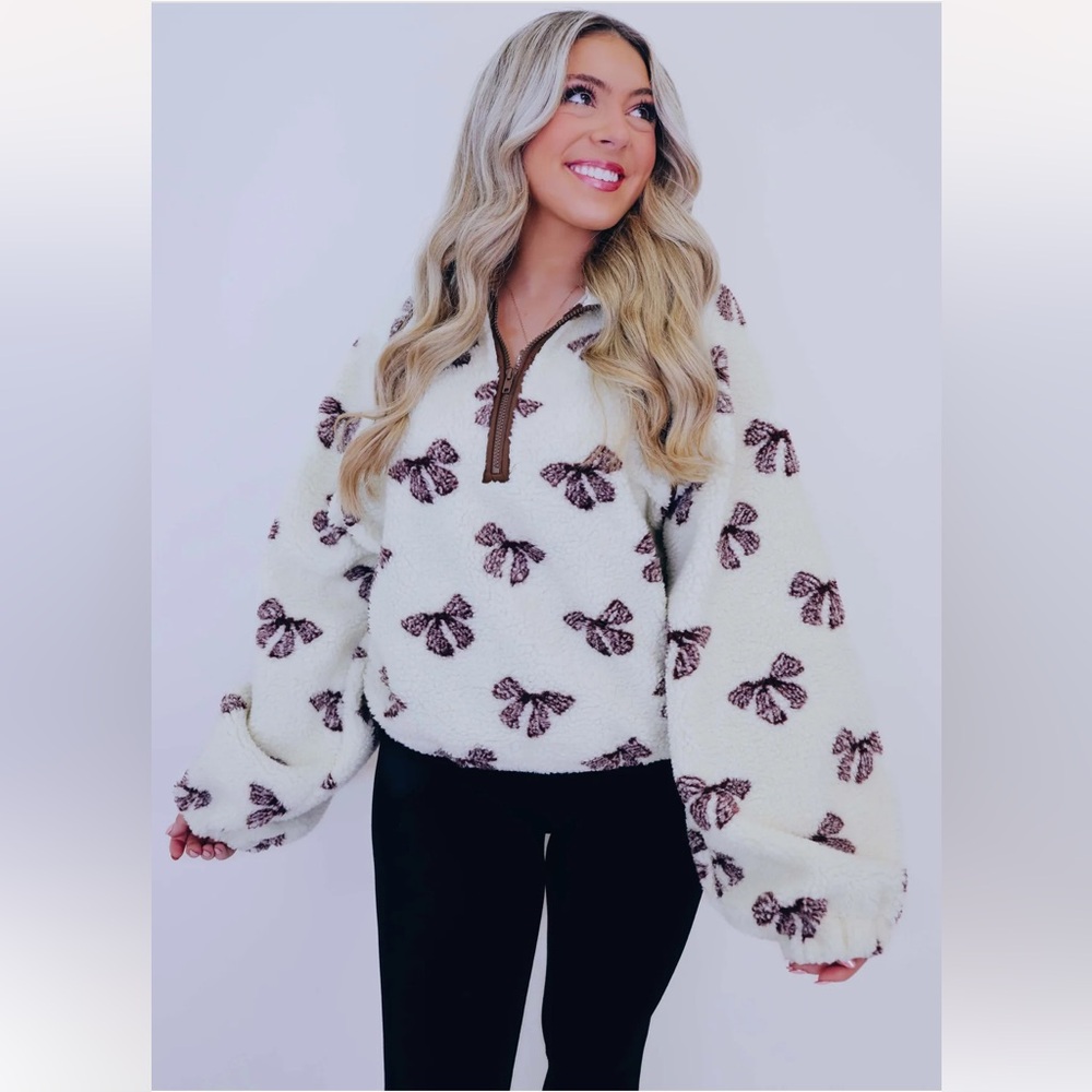 Very J Bow Sherpa Pullover Size Large